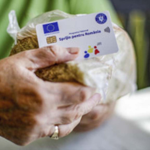 Aproximativ 2,6 milioane de români primesc o nouă transă de ajutoare alimentare