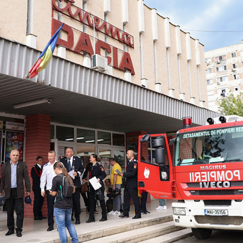 De ziua lor, pompierii cărășeni au mers la cinema!