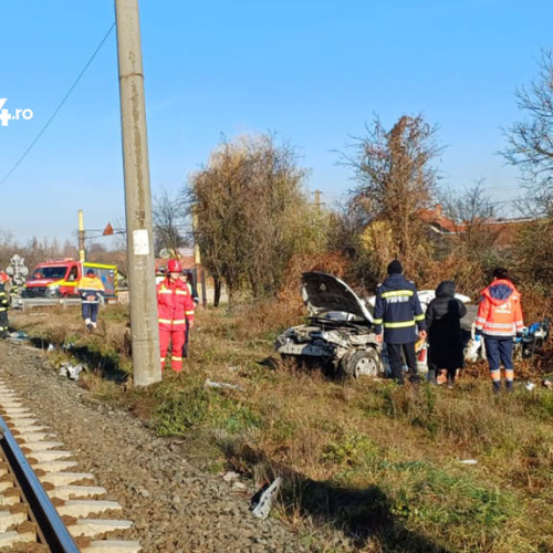 Accident tragic la Caransebeș: O femeie a murit după ce mașina a fost lovită de tren