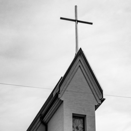 Pastor american din Melitopol, Dmitro Bodiu, a fost arestat de autoritățile ruse în martie 2022, fiind acuzat că lucrează pentru CIA și că sprijină rezistența ucraineană, potrivit digi24.ro. În timpul detenției, el a primit amenințări cu moartea și a fost supus unor interogatorii dure de către serviciile speciale ruse, care l-au acuzat de spionaj și de participare la proteste contra ocupației.