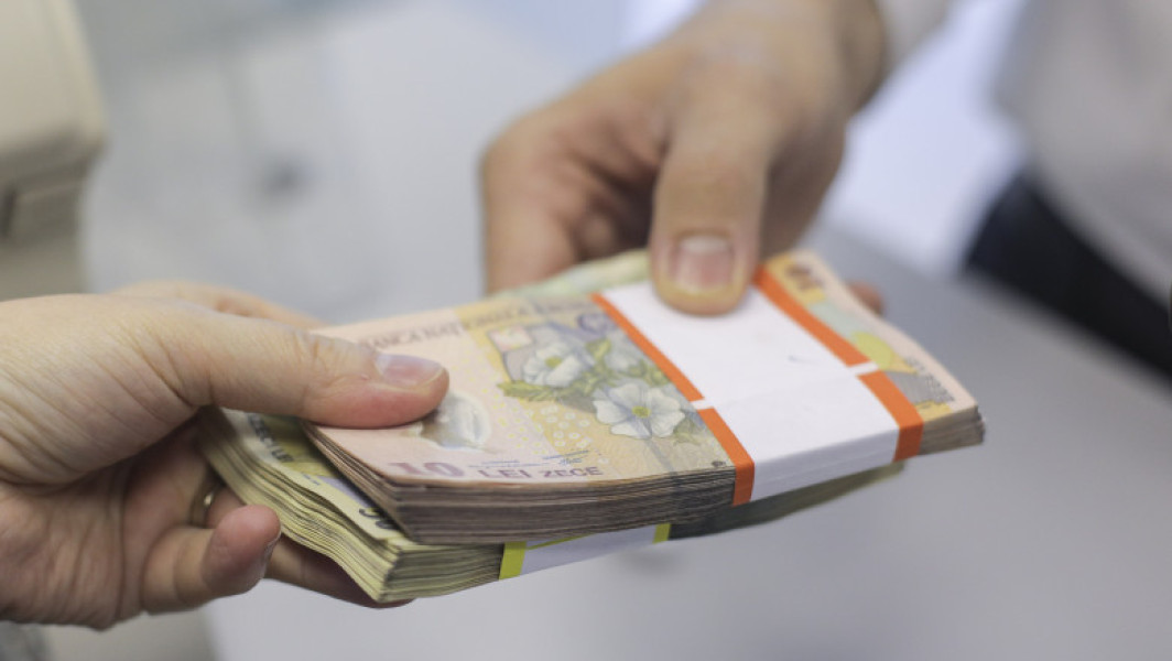Funcționari bancari din București, cercetați pentru fraudă cu credite false