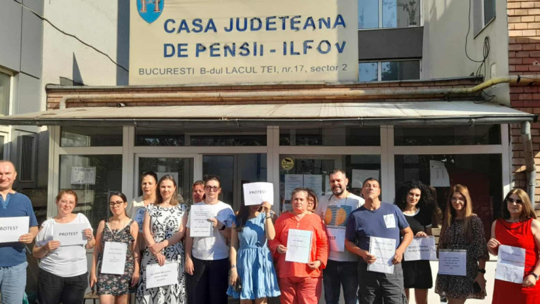 Angajații de la Casele de Pensii şi Ministerul Investiţiilor Europene protestează marţi față de tăierea veniturilor