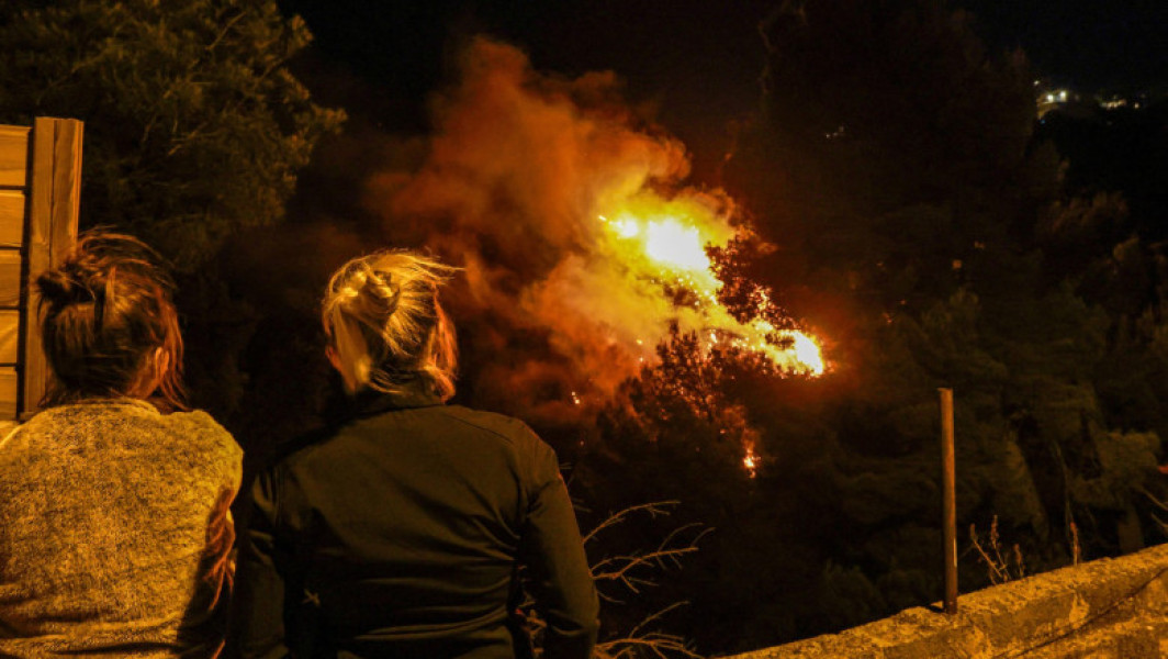 Incendiul de la periferia orașului Marsilia a fost izolat, însă „pot apărea noi focare” avertizează prefectul