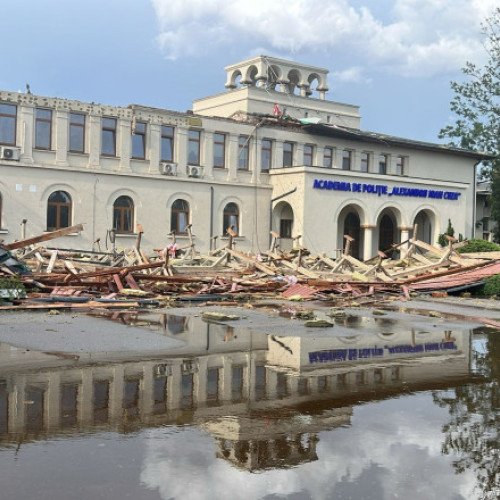 Video&Foto Furtuna a făcut ravagii la Academia de Poliție. Europol: „Așa arată dezastrul tolerat cu bună știință”. Reacția MAI