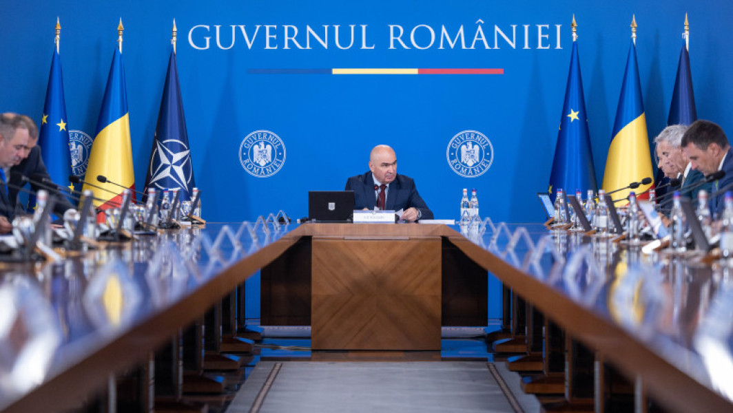 Reorganizarea de la Guvern intră în linie dreaptă. 71 de posturi de la Cancelarie dispar. Lista tăierilor