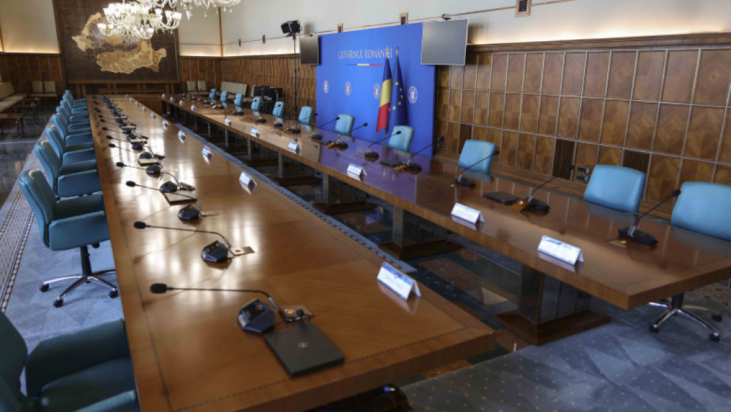 Anomaliile din Guvern: mese de protocol și deplasări la suprapreț. Miniștrii rămân fără mâncare în birouri