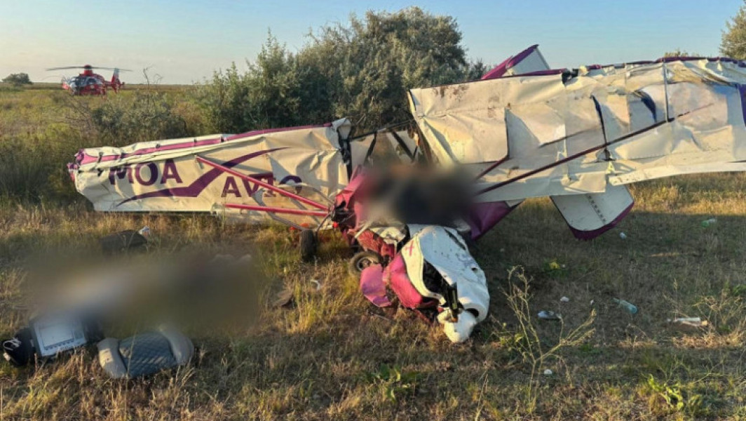Video Tragedie aviatică cu repetiție. Povestea pilotului care a murit după ce, în aceeași zi, supraviețuise unei alte prăbușiri. „E un șoc”