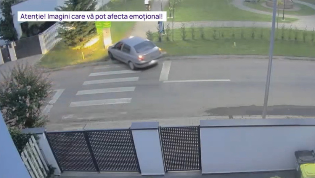 Video Momentul în care un bărbat intră cu mașina pe aleile pietonale dintr-un parc, în urmărirea unor bicicliști
