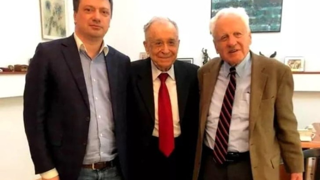 Ionuţ Vulpescu: Iliescu trece dincolo împăcat cu lumea şi cu el însuşi, cu speranţele şi cu dezamăgirile lui