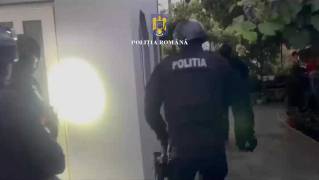 Video Jaf de proporții în Capitală. Seif cu bunuri în valoare de 20.000 de euro, spart cu unelte improvizate