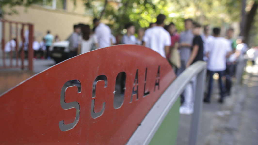 Sumele de 500 de lei virate pe cardurile educaţionale pentru anul şcolar 2024 - 2025 pot fi cheltuite până la data de 31 august 2025