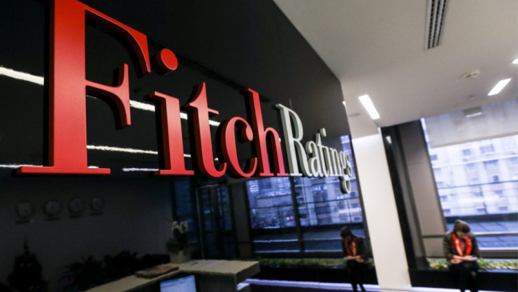 Fitch menţine ratingul suveran al României la „BBB minus”, cu perspectivă negativă