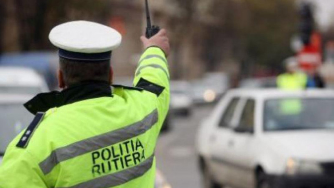 Video Cum a rămas un șofer în vârstă de 71 de ani fără permis pentru trei luni: manevra greșită filmată și pusă pe net
