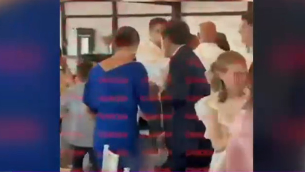 Video Președintele Nicușor Dan, surprins la o nuntă lângă București, în weekendul prelungit de Sfânta Maria