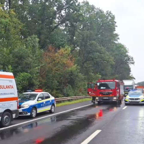 Au fost identificați tinerii care au murit pe A1, loviți de un TIR. Ce spune primarul comunei în care locuia fata