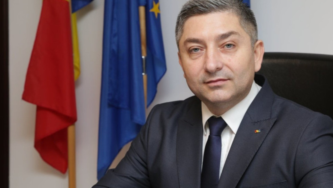 Un politician român a anunțat că iese în stradă împotriva lui însuși: „Îmi cer mie demisia, dar nu mi-o acord”