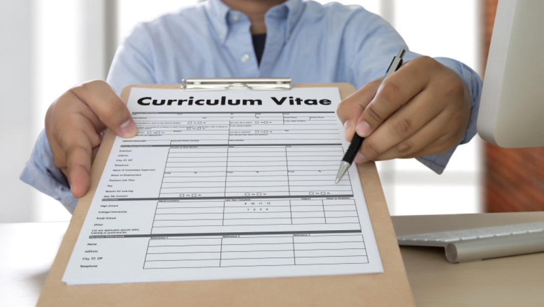 Scandal în coaliția de guvernare după apelul ministrului Economiei pentru recrutarea de profesioniști