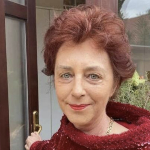 Colegiul Medicilor Bihor a decis să înceapă o também de cercetare disciplinară împotriva medicului pneumolog Flavia Grosan după ce această a făcut declarații controversate pe Facebook. În postarea ștersă ulterior, ea susținea că o persoană nevaccinată poate să se îmbolnăvească în urma unor contacte intime cu cineva vaccinat.
