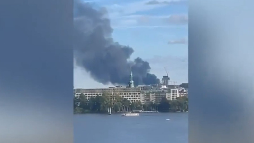 Explozii în portul Hamburg după un incendiu de amploare