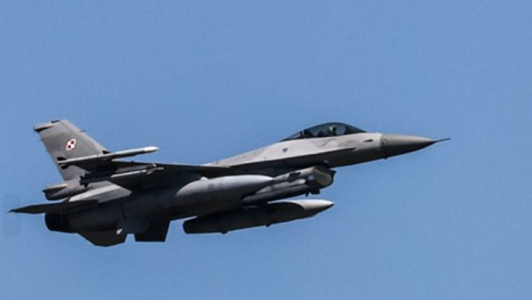 porumbel de vânătoare F-16 al armatei poloneze prăbușit în timpul pregătirilor pentru spectacol aerian la Radom