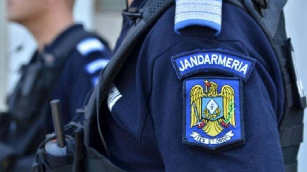 Bărbat agresiv, identificat ca figurând în registrul agresorilor sexuali, reținut de jandarmii cărășeni