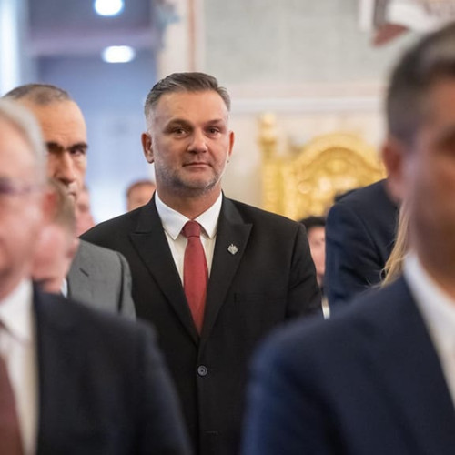 Catedrala Mântuirii Neamului a fost sfințită în prezența a mii de credincioși la București