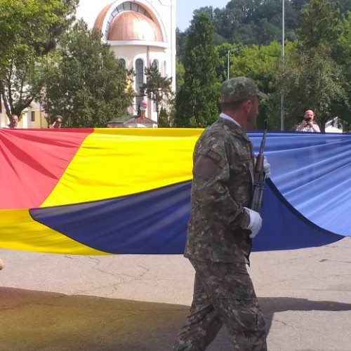 Secetă și căldură extremă în ziua înălțării drapelului în Parcul Tricolorului